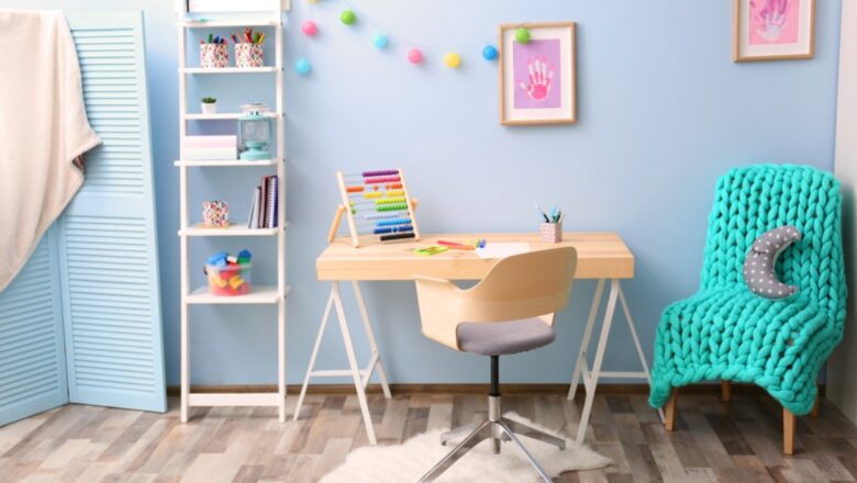 How to Choose the Right Study Chair and Writing Table For Your Kids