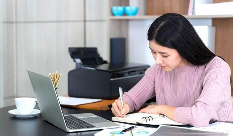 7 Mindset Shifts Adults Experience When Studying Business